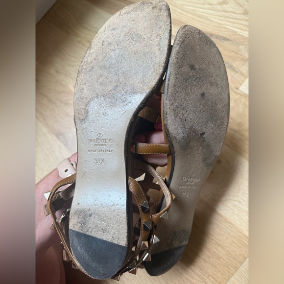 Valentino Garavani Rockstud leather sandals - Picture 4 of 5